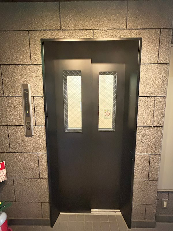 グランテ下山手のロビー