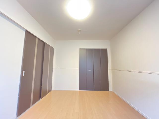 奈良市学園大和町６丁目のアパートの内装|洋室