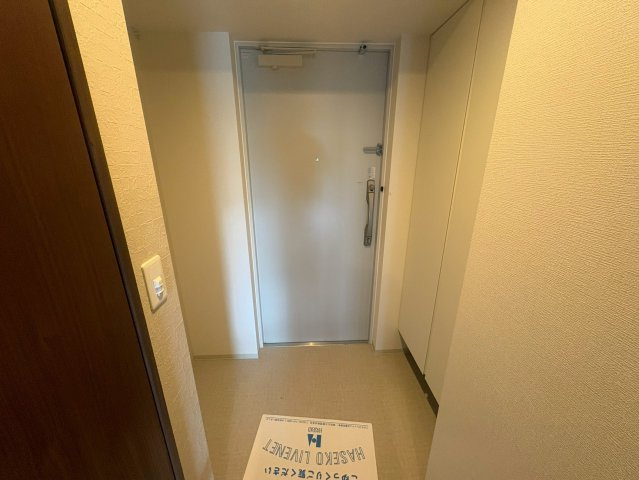 ライブガーデン江坂IXの玄関