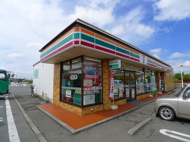 アランブラの周辺|セブンイレブン大田市場町店まで650m