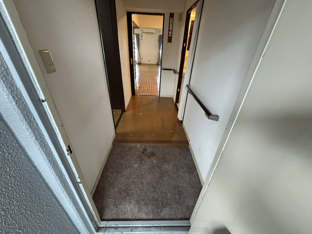 【ハイム伏見C棟】5階南向き×LDK17帖！大手筋商店街近くの玄関