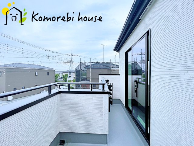 鴻巣市下忍　3期　新築一戸建て　グラファーレ　02のバルコニー|陽当たり良好なバルコニーです
