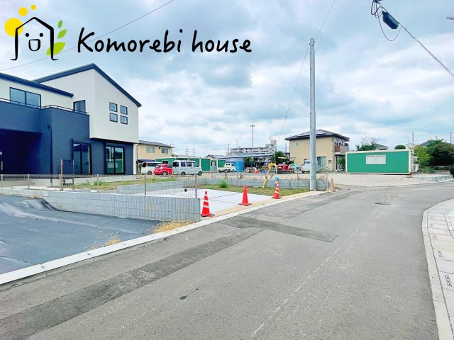 鴻巣市下忍　3期　新築一戸建て　グラファーレ　02の前面道路含む現地写真|前面道路含む現地写真です