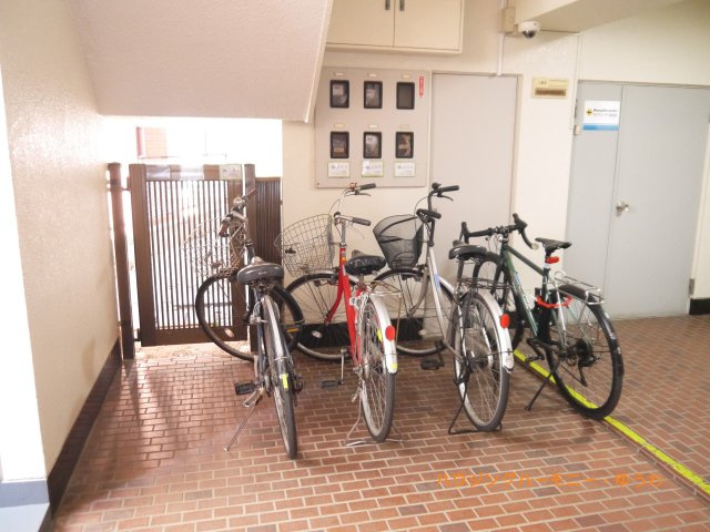 【駐輪場】 | ワコー赤羽マンション | 敷地内に居住者専用の駐輪スペースがあります！