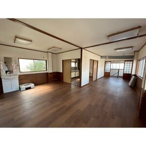 岩倉市大地町住居付店舗の洗面所