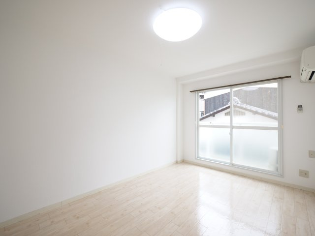 クイーンパレスの洋室|※写真は別の部屋のものです。