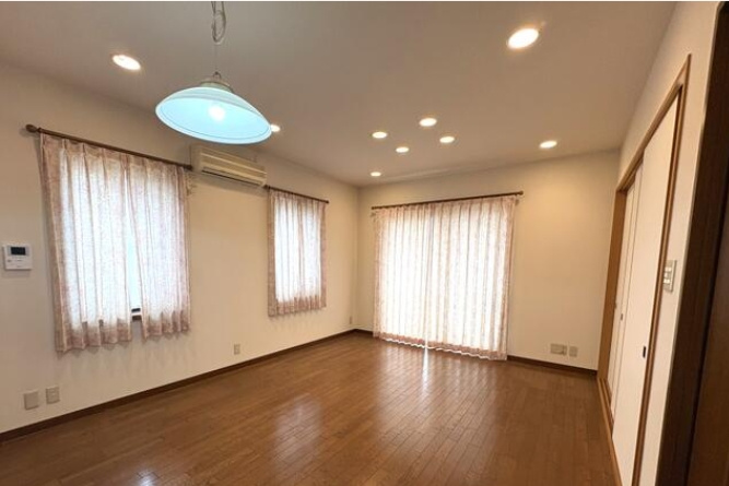 岩出市安上の寝室