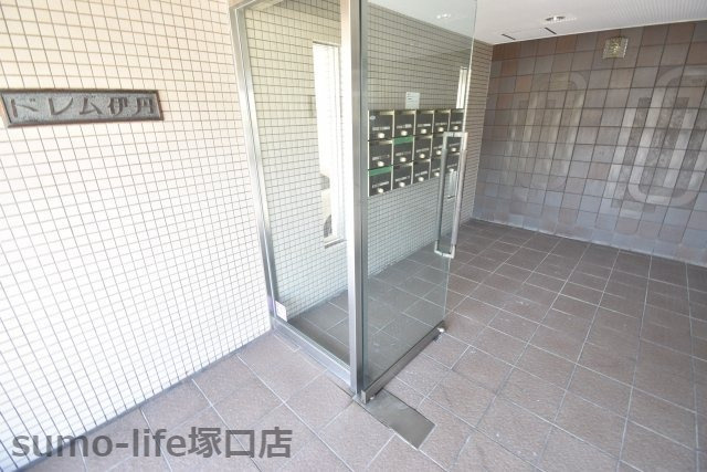 ドレム伊丹のロビー