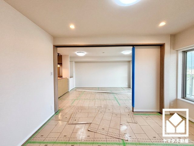 サンロイヤル新田辺アカデミア２号館の洋室
