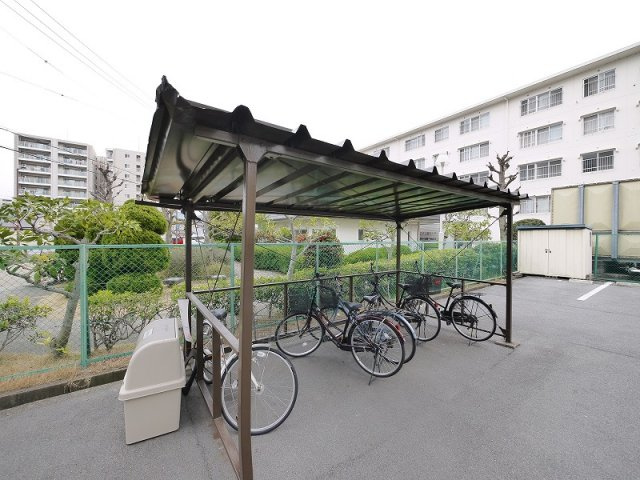 タダスビルの設備|駐輪場です