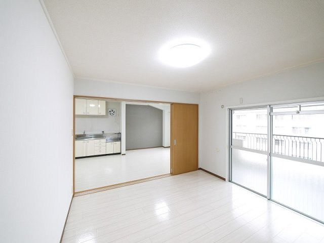 タダスビルの洋室|個人の部屋や寝室として使える洋室です