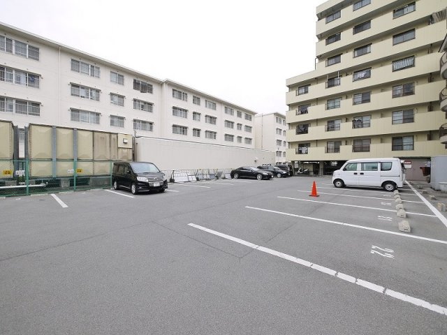 タダスビルの駐車場|駐車スペースもあります