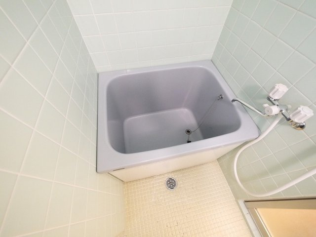タダスビルの洗面所|コンパクトで使いやすいお風呂です