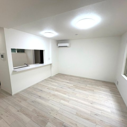 セボン中野の洋室