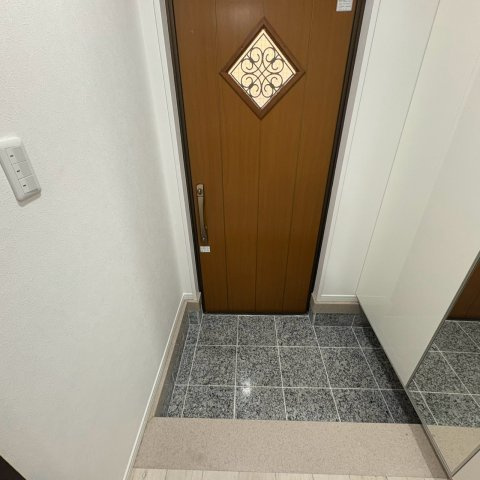 セボン中野の玄関