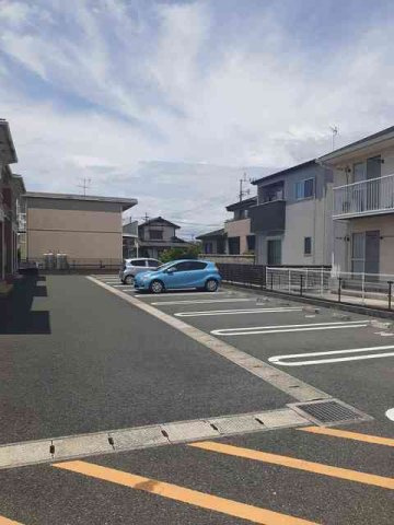 デア・フィオーレの駐車場