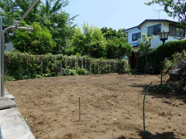 平坦地で陽当たり良好なガレージハウス2SLDKの庭|平坦で陽当たり良好なお庭