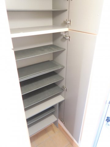 カーサ　ヴィバーチェの収納