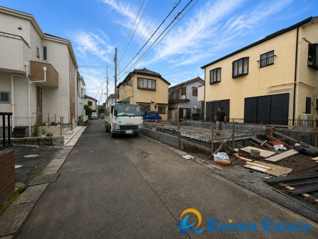 新築戸建　茅ヶ崎市高田2丁目の前面道路含む現地写真