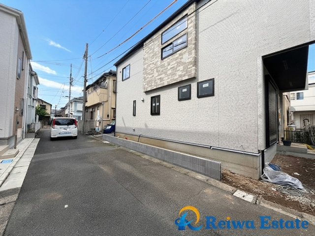 新築戸建　茅ヶ崎市高田2丁目の前面道路含む現地写真