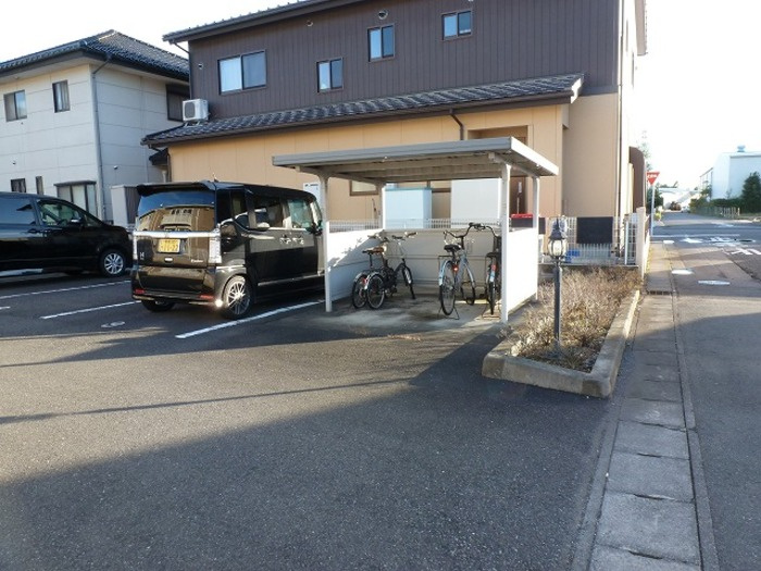 アーバンコートBの駐車場