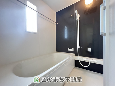 【浴室】 | CRADLE GARDEN佐野市天神町　第5　 | 雨の日の洗濯も安心♪換気乾燥暖房機を完備した1坪サイズのシステムバスです！
