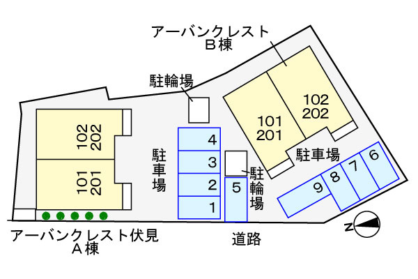アーバンクレスト伏見Aの駐車場