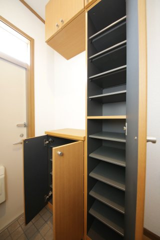 アーバンクレスト伏見Aの収納
