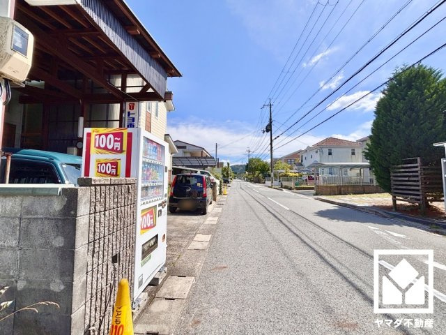 大津市比叡平２丁目の前面道路含む現地写真