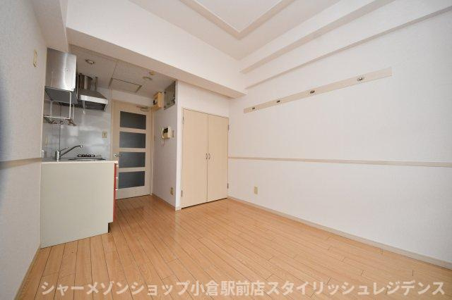 リッツ霧ヶ丘の居間・リビング