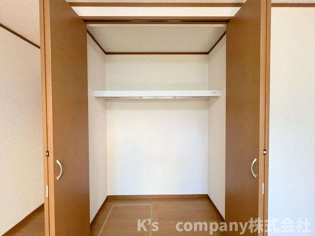 ■高座郡寒川町大曲2丁目　中古戸建の収納|洋室6.5帖の収納スペース◇