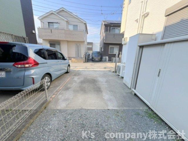 ■高座郡寒川町大曲2丁目　中古戸建の駐車場|駐車スペース◇