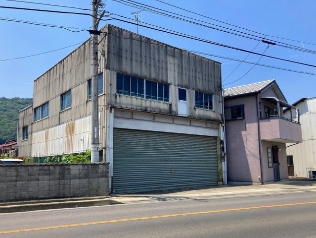 高松市松並町倉庫付中古戸建