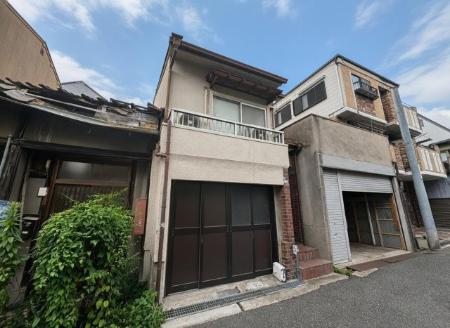 阿倍野区共立通1丁目の外観|ご家族での暮らしはもちろん、在宅ワーク用のお部屋や趣味部屋としても活用しやすい間取りです◎