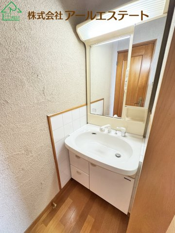 姫路市飾磨区阿成渡場　　山陽電鉄「妻鹿駅」徒歩13分の独立洗面台