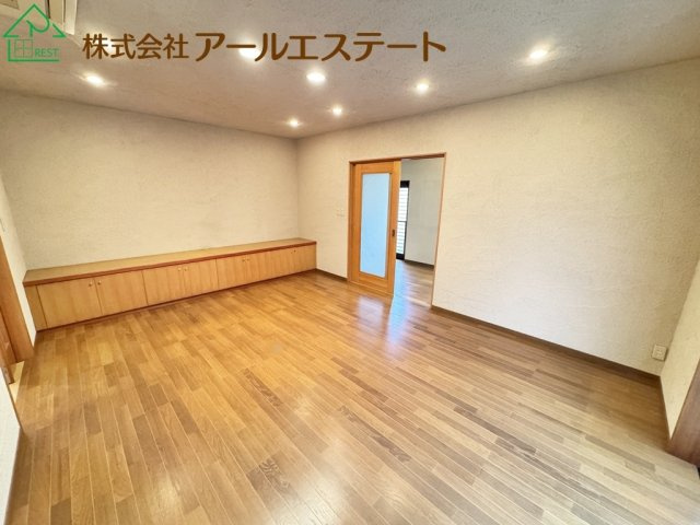 姫路市飾磨区阿成渡場　　山陽電鉄「妻鹿駅」徒歩13分の居間・リビング