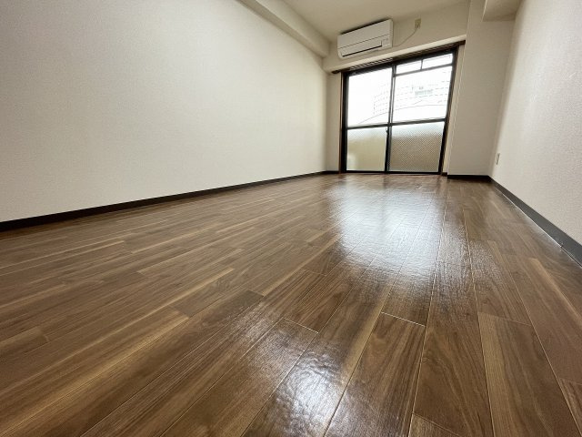 ドミール江戸堀の居間・リビング