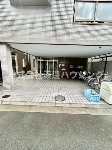 コトブキサンハイツのエントランス