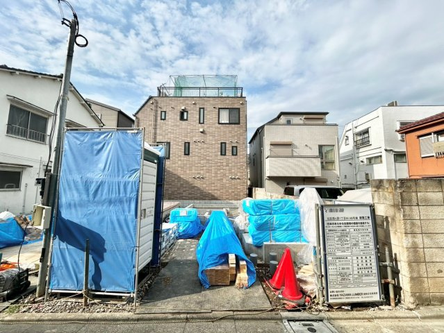 北区西ケ原1丁目　新築戸建　全2棟の前面道路含む現地写真|現地写真（2026.06.25撮影）

現地ご見学希望・資料請求などお気軽にお問い合わせ下さい！
03-5990-5201