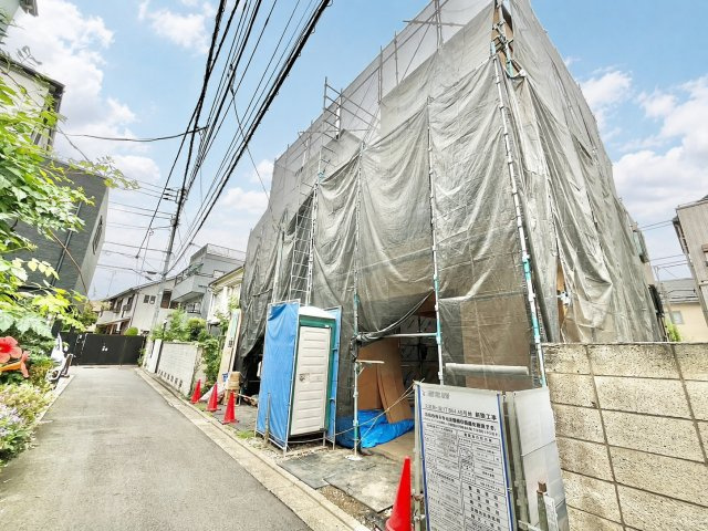 北区西ケ原1丁目　新築戸建　全2棟の前面道路含む現地写真|2026.08.31撮影

現地ご見学希望・資料請求などお気軽にお問い合わせ下さい！
03-5990-5201
