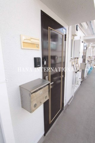 ローズアパート41番館の玄関