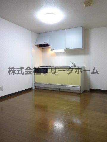 武蔵野市関前２丁目の賃貸マンションの居間・リビング