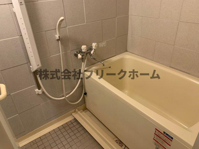 武蔵野市関前２丁目の賃貸マンションの浴室