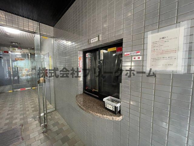 武蔵野市関前２丁目の賃貸マンションのロビー