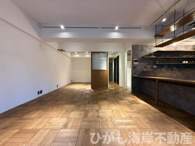 クリオ茅ヶ崎柳島海岸のダイニング|新規リフォーム完了！　16.8帖　LDK