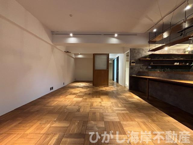クリオ茅ヶ崎柳島海岸のダイニング|新規リフォーム完了！　16.8帖　LDK