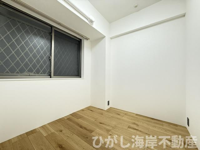 クリオ茅ヶ崎柳島海岸の寝室|新規リフォーム完了！　2.7帖　洋室