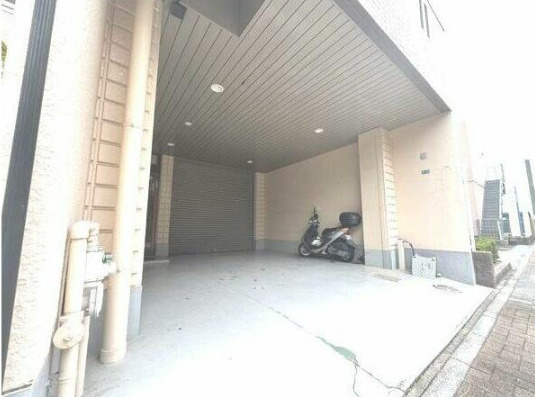 名港ビルの内装