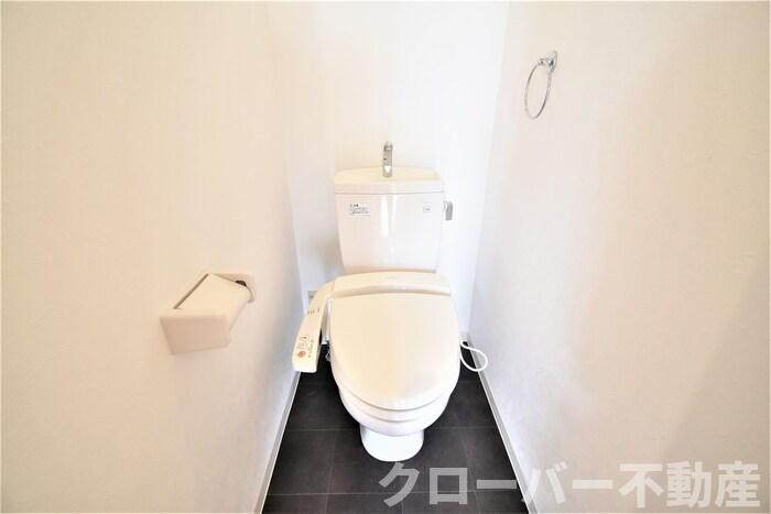 リースランド中府 Ａのトイレ|温水洗浄暖房便座