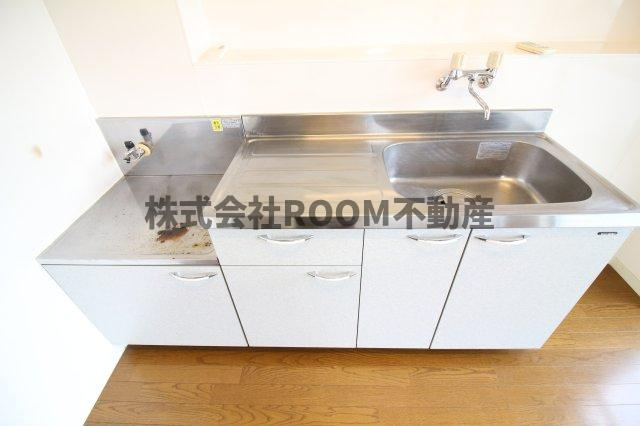 メゾンド妻ヶ丘のキッチン|コンパクトなキッチンで掃除もラクラク